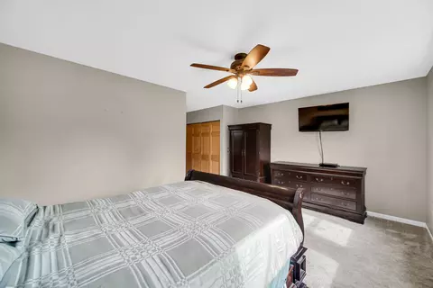 2300 Appleby Dr, Wheaton, IL 60189 photo 11
