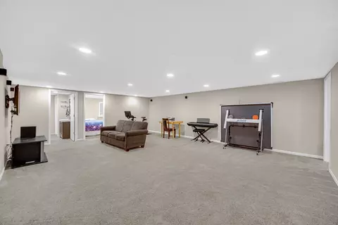 2300 Appleby Dr, Wheaton, IL 60189 photo 16