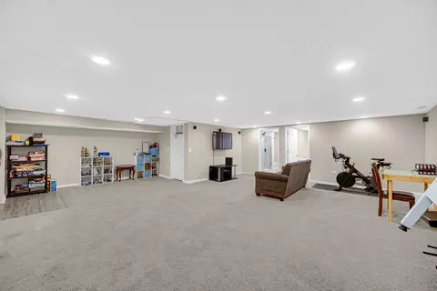2300 Appleby Dr, Wheaton, IL 60189 photo 17