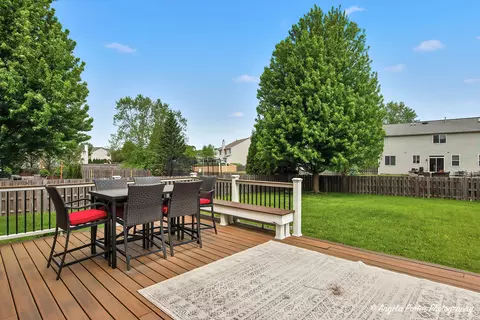 Exterior - 6802 Ayre Dr, Mchenry, IL 60050 photo 2 of 7