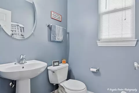 Bath - 6802 Ayre Dr, Mchenry, IL 60050 photo 1 of 4
