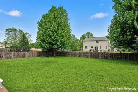 Exterior - 6802 Ayre Dr, Mchenry, IL 60050 photo 5 of 7