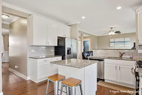 Kitchen - 6802 Ayre Dr, Mchenry, IL 60050 photo 3 of 5