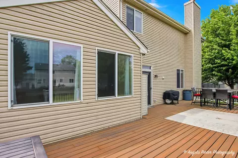 Exterior - 6802 Ayre Dr, Mchenry, IL 60050 photo 4 of 7