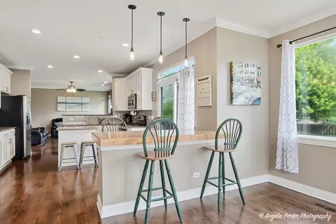 Kitchen - 6802 Ayre Dr, Mchenry, IL 60050 photo 4 of 5