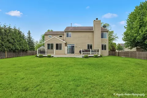 Exterior - 6802 Ayre Dr, Mchenry, IL 60050 photo 6 of 7