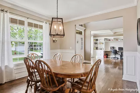 Dining - 6802 Ayre Dr, Mchenry, IL 60050 photo 2 of 3