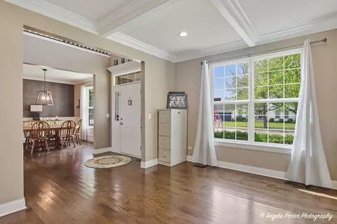Entry Way - 6802 Ayre Dr, Mchenry, IL 60050 photo 3 of 4