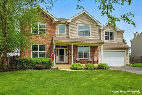 6802 Ayre Dr, Mchenry, IL 60050