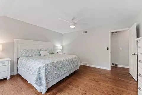 Bedroom - 635 Oakview Dr, Algonquin, IL 60102 photo 2 of 4