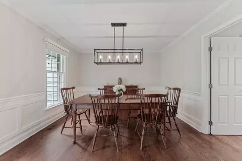 Dining - 635 Oakview Dr, Algonquin, IL 60102 photo 1 of 2
