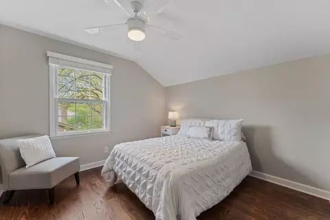 Bedroom - 635 Oakview Dr, Algonquin, IL 60102 photo 4 of 4