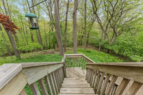 Exterior - 635 Oakview Dr, Algonquin, IL 60102 photo 8 of 10