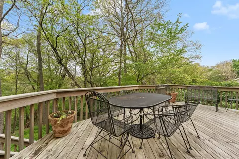 Exterior - 635 Oakview Dr, Algonquin, IL 60102 photo 5 of 10
