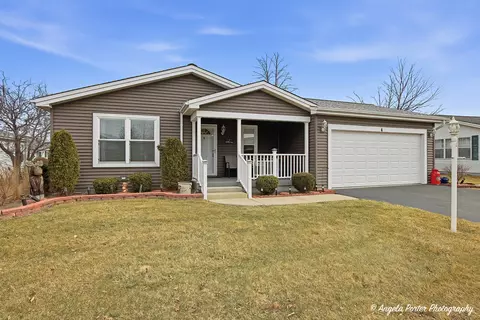 4 Hialeah Ct, Grayslake, IL 60030