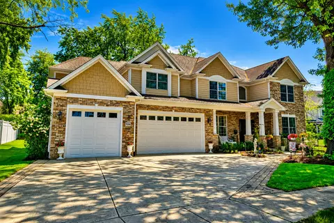 706 Wehrli Dr, Naperville, IL 60540