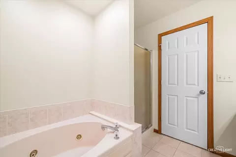 Bath - 714 E Knights Rd, Sandwich, IL 60548 photo 2 of 4