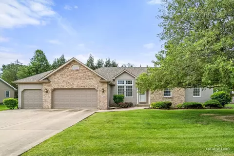 714 E Knights Rd, Sandwich, IL 60548