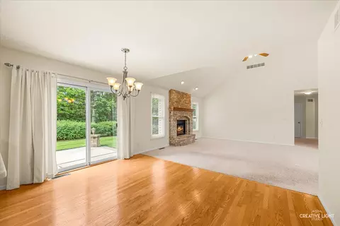 Living - 714 E Knights Rd, Sandwich, IL 60548 photo 5 of 7