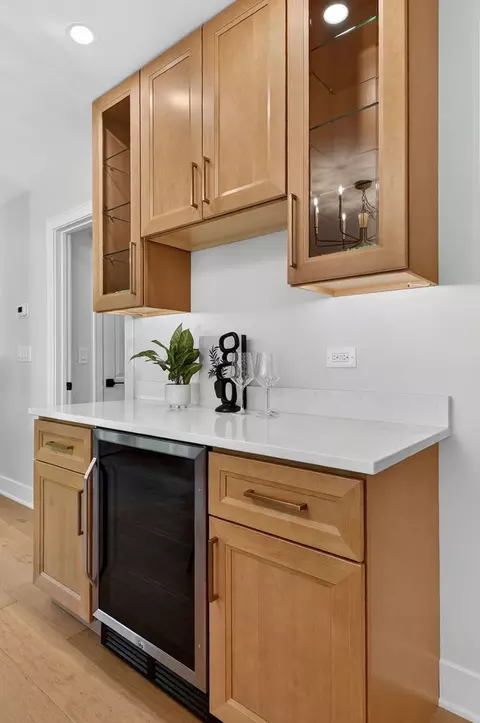 Kitchen - 2604 Newport Dr, Naperville, IL 60565 photo 7 of 7