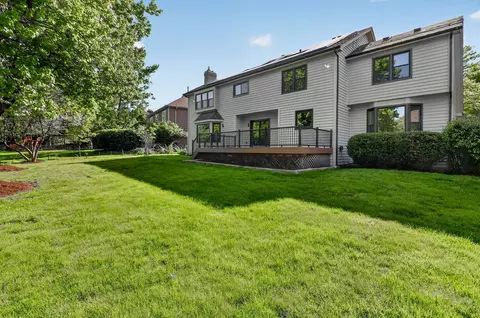 Exterior - 2604 Newport Dr, Naperville, IL 60565 photo 5 of 5