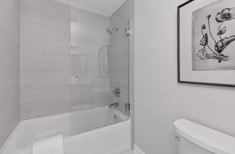 Bath - 2604 Newport Dr, Naperville, IL 60565 photo 5 of 6