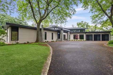 411 Woodland Ct, Glenview, IL 60025