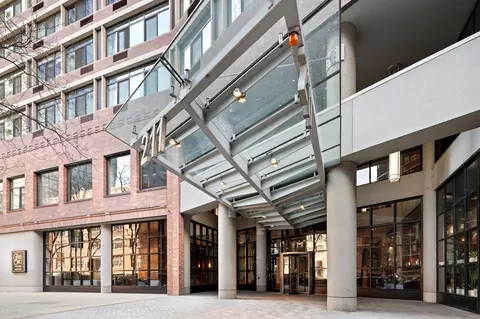211 E Ohio St #2915, Chicago, IL 60611