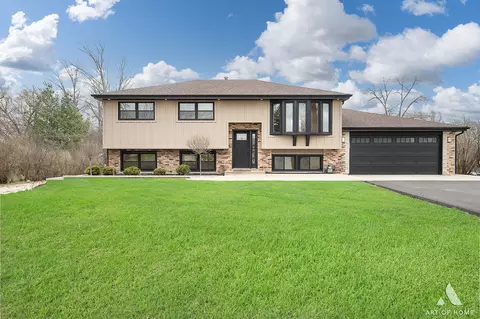 10521 Fitzsimmons Dr, Palos Park, IL 60464