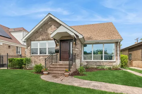 3826 Jarvis Ave, Skokie, IL 60076
