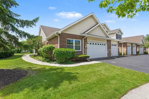 10948 Deblin Ln, Oak Lawn, IL 60453