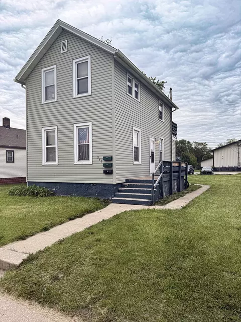 946 S Schuyler Ave, Kankakee, IL 60901