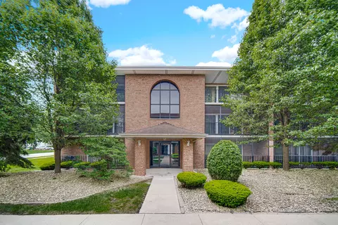 13434 E Circle Dr #404, Crestwood, IL 60418