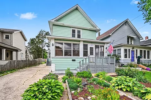 737 Lebanon St, Aurora, IL 60505