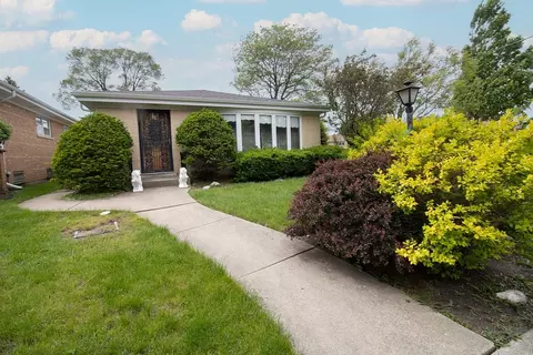 8662 N Merrill St, Niles, IL 60714