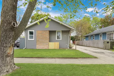 127 N Victory St, Waukegan, IL 60085