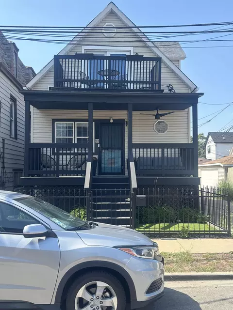 2712 W Saint Helen St, Chicago, IL 60647