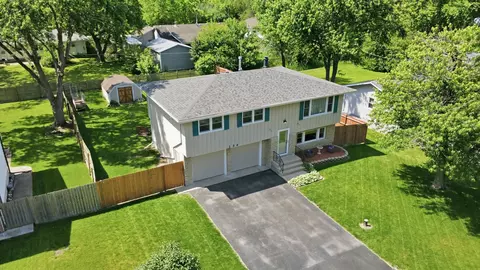 134 Michael Ln, New Lenox, IL 60451