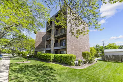 5019 Mulford St #201, Skokie, IL 60077