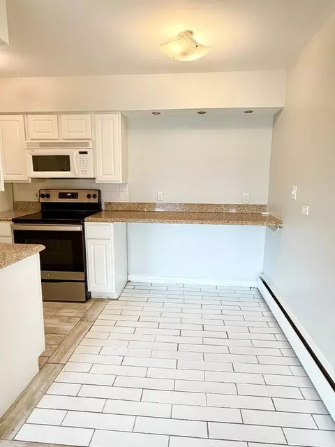 Kitchen - 605 N Wolf Rd #8E, Hillside, IL 60162 photo 1 of 4