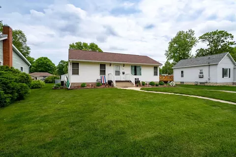 820 S Locust St, Pontiac, IL 61764