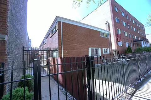 6122 N Winthrop Ave #B, Chicago, IL 60660