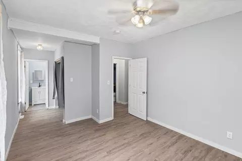 Entry Way - 518 Cedar St, Centralia, IL 62801 photo 4 of 4