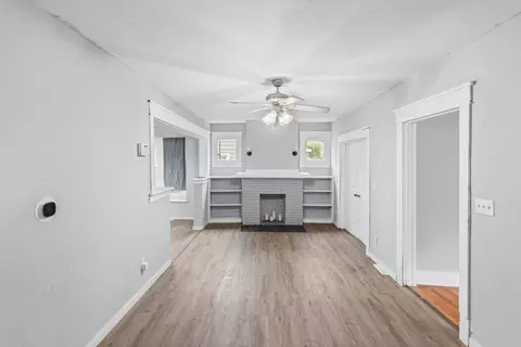 Living - 518 Cedar St, Centralia, IL 62801 photo 2 of 5