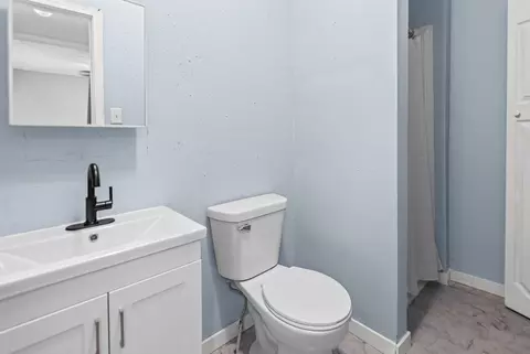 Bath - 518 Cedar St, Centralia, IL 62801 photo 1 of 2