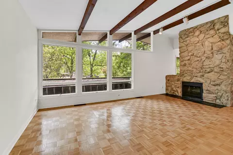 Living - 4112 Sunset Rd, Matteson, IL 60443 photo 1 of 2