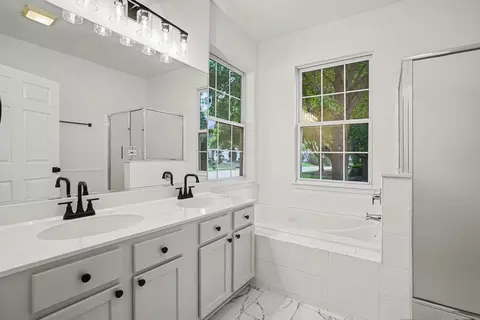 Bath - 21400 W Juniper Ln, Plainfield, IL 60544 photo 3 of 3