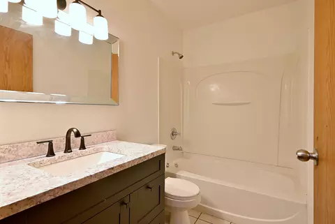 Bath - 19 E Pineview Dr, Round Lake Park, IL 60073 photo 1 of 4