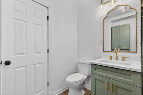 Bath - 846 N 5th Ave, Kankakee, IL 60901 photo 3 of 5