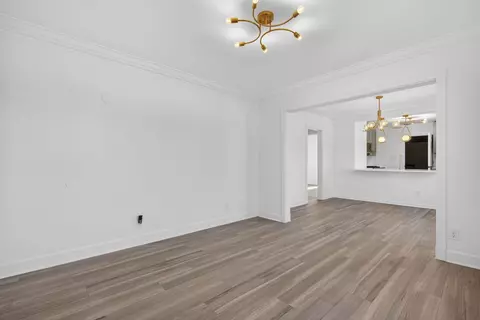 Living - 846 N 5th Ave, Kankakee, IL 60901 photo 3 of 4